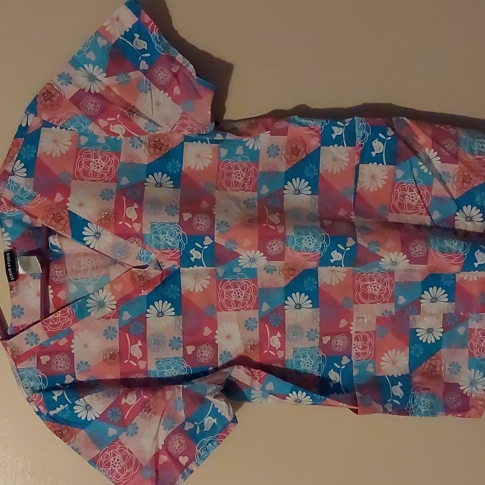 Scrub top